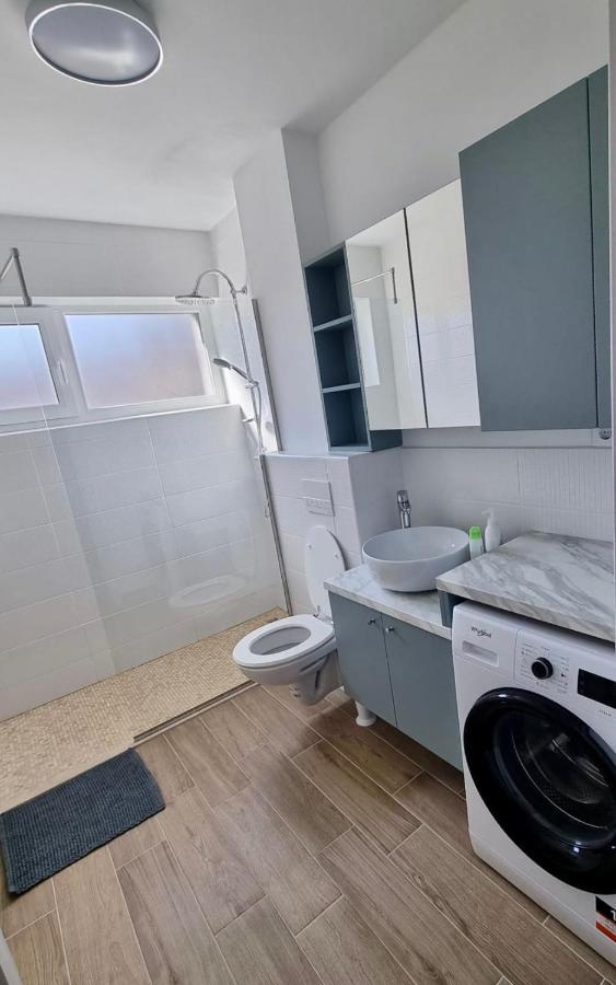 Lily Central Apartment With Free Parking Târgu-Mureş Buitenkant foto